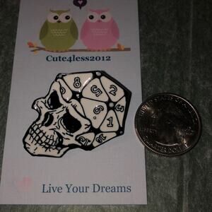 Dungeons & Dragons Skull Dice Pin Brooch RPG